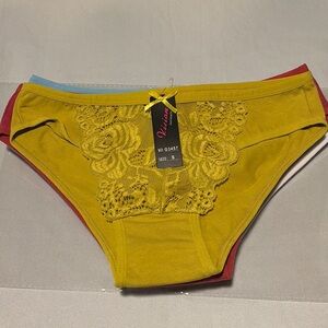 Set of 6️⃣ Vision Intimates Lace Trim Panties